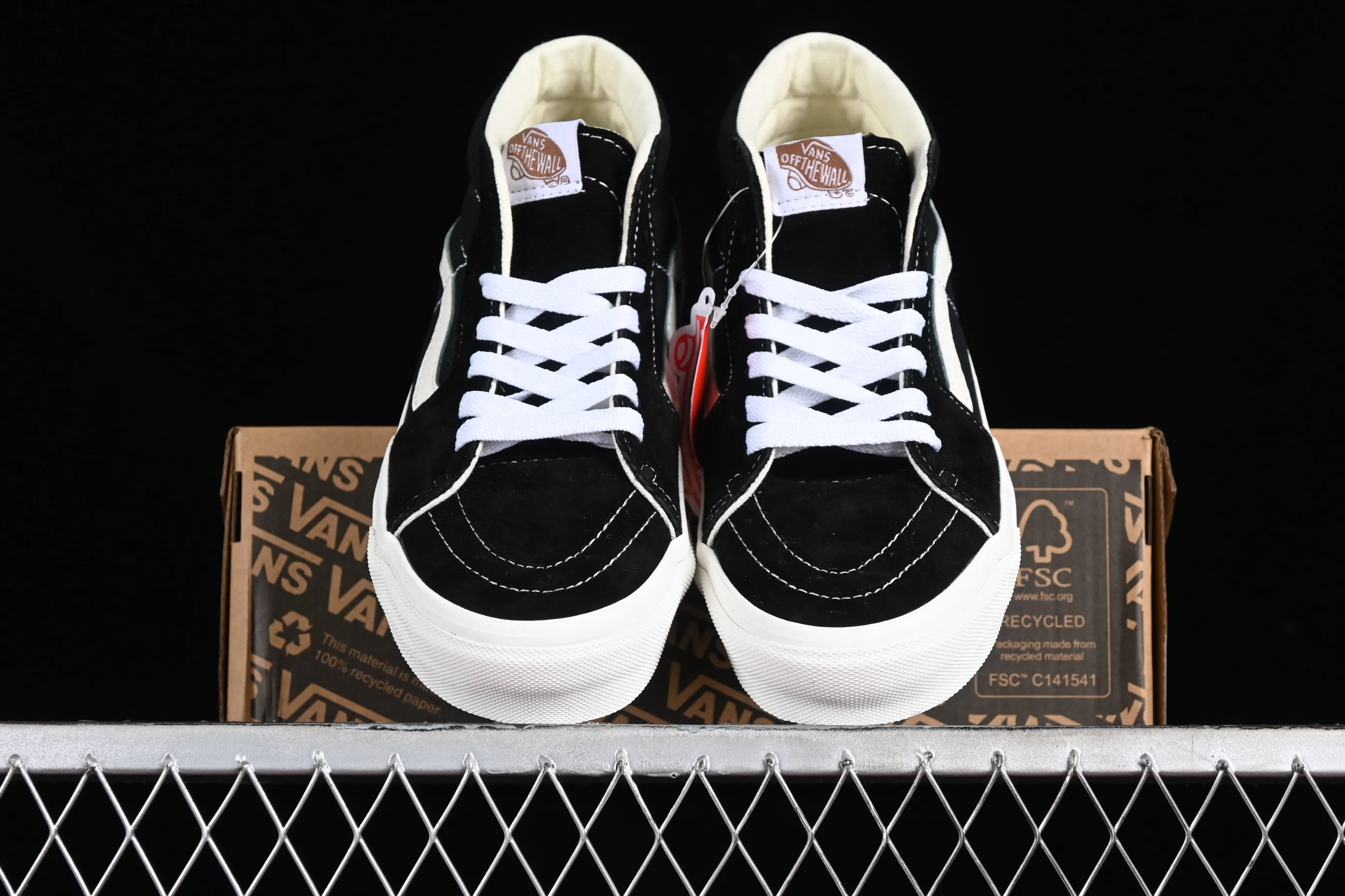 All categories Vans Vans series Vans Mid Vans China Vans SK8-Hi VR3 Vans official environmentally friendly black and white mid-top classic simple casual canvas shoes VN0A4UWIVNE
